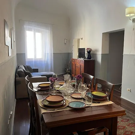 Volturno House - Walking Distance From Tower Pise