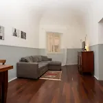 Volturno House - Walking Distance From Tower *
